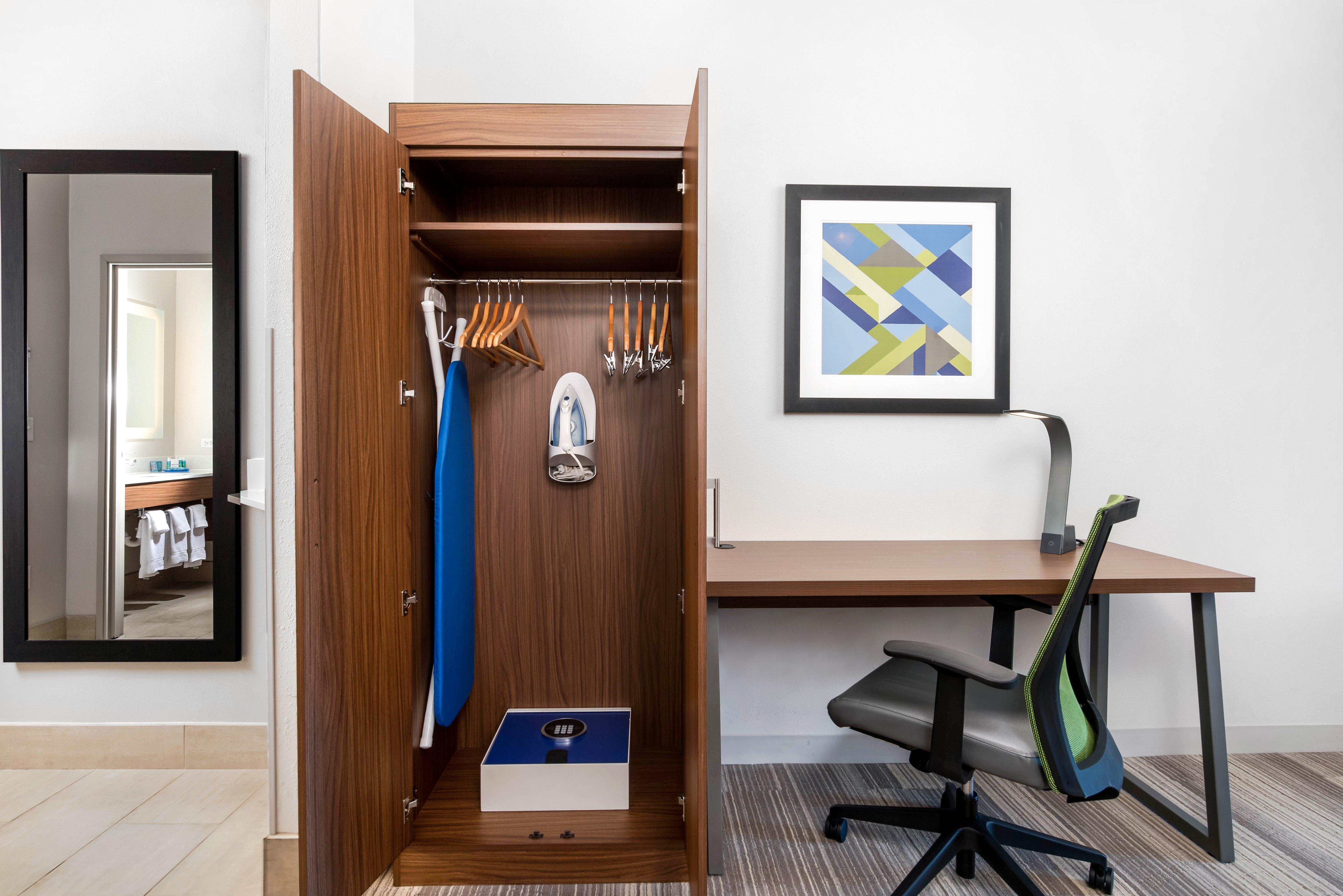 Holiday Inn Express Hotel And Suites Conroe By Ihg Esterno foto