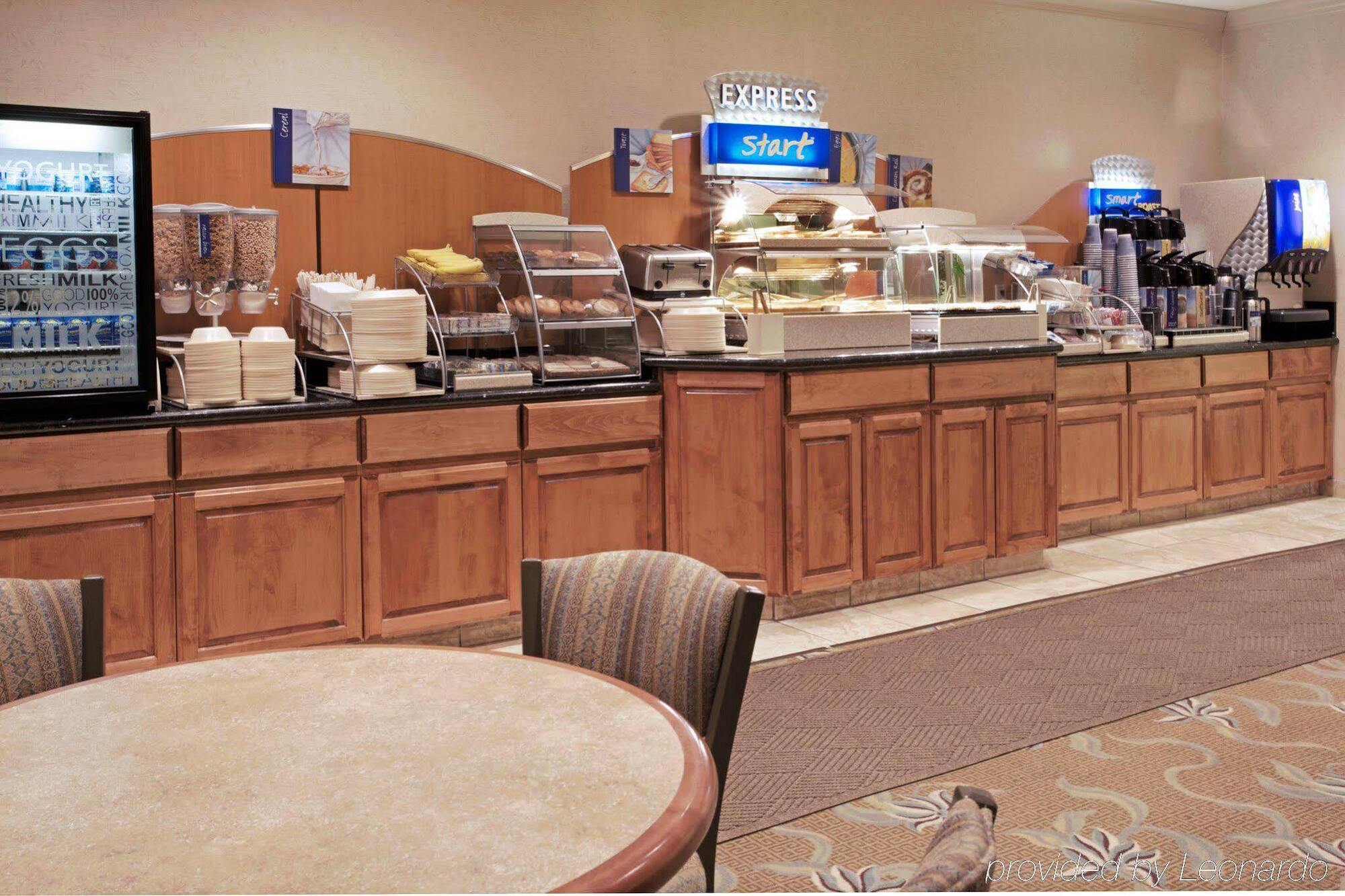 Holiday Inn Express Hotel And Suites Conroe By Ihg Esterno foto